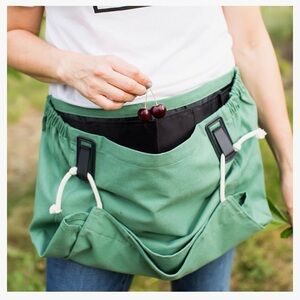 Roo Gardening Apron with Pockets and Harvesting Pouch